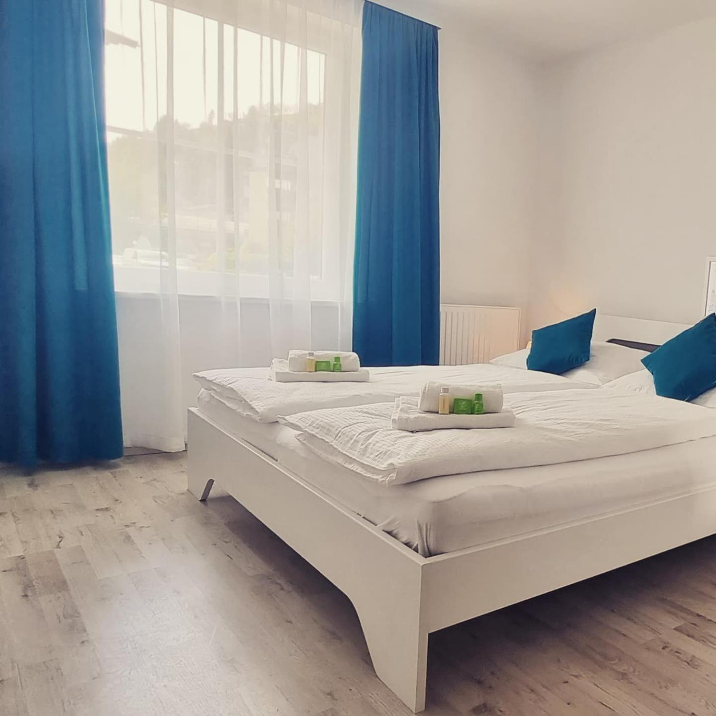 Bora Appartements 1 Mit 4 Schlafzimmer Цел ам Зее Екстериор снимка